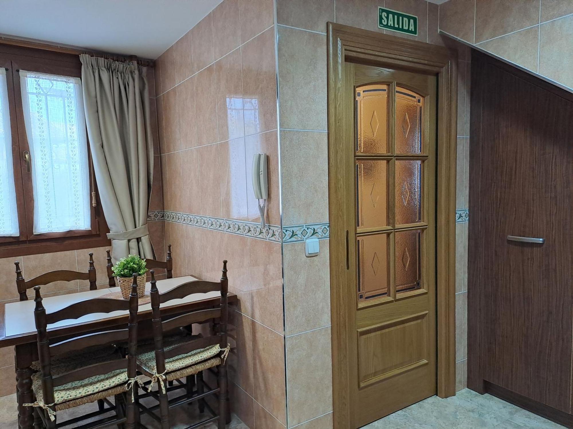 Casa Rural Torreblanca Urroz Екстериор снимка