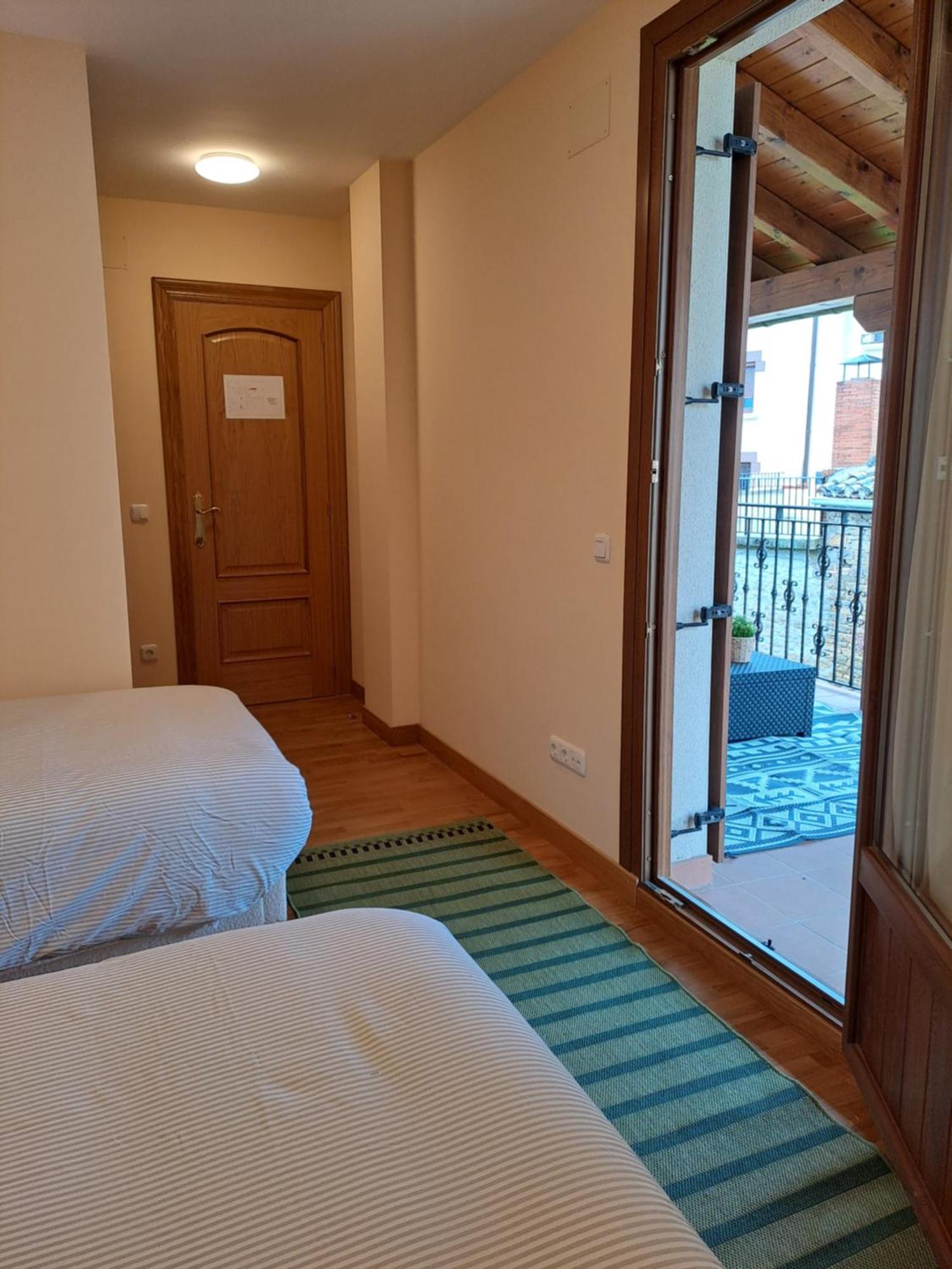 Casa Rural Torreblanca Urroz Екстериор снимка